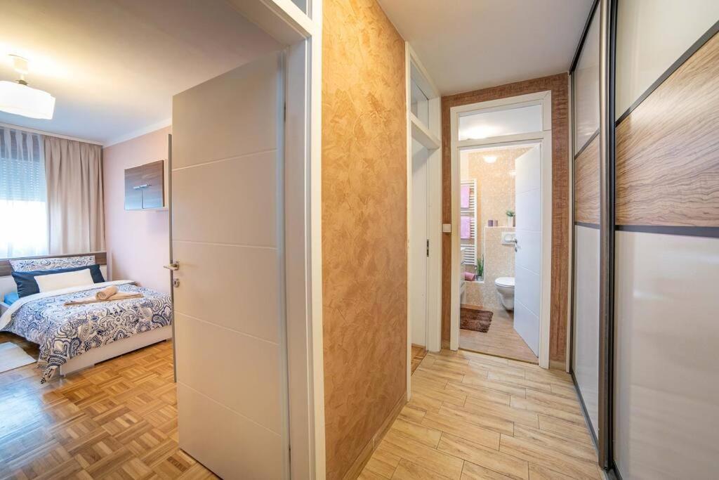 Apartment Sunny Day -arena , 2 Bathrooms, 102m², *