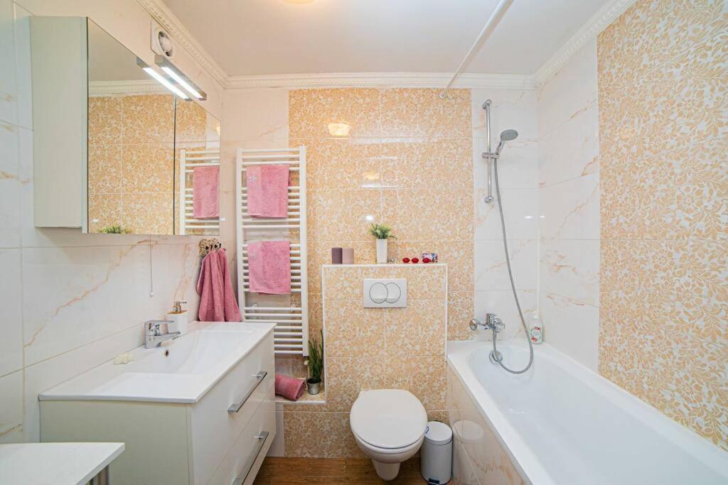Apartment Sunny Day -arena , 2 Bathrooms, 102m²,