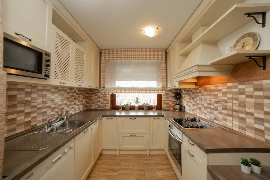 Sunny Day -arena , 2 Bathrooms, 102m², * Zagreb